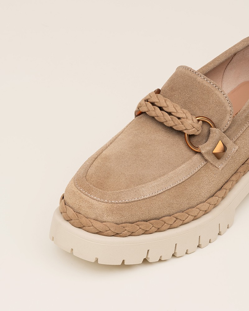 Mocasín Gaimo de mujer con detalle trenzado Camel