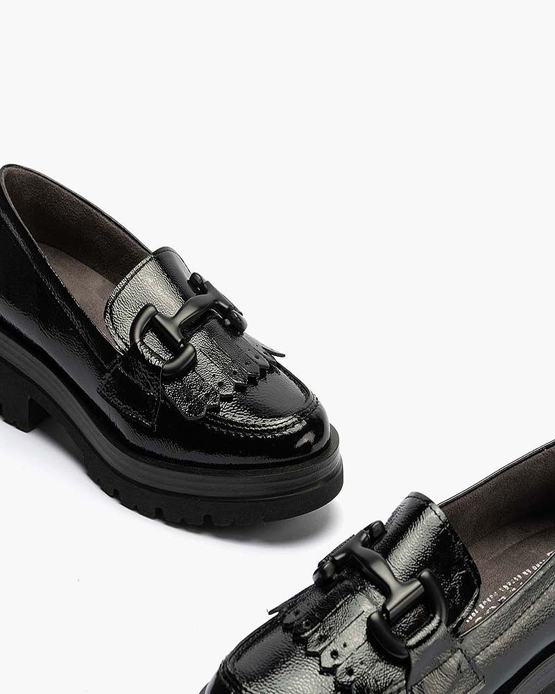 Mocasín Pitillos de mujer en charol Negro