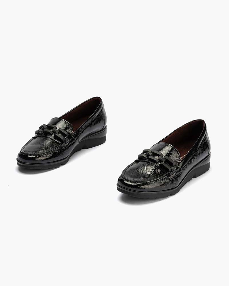 Mocasín Pitillos de mujer con adorno de cadena Negro