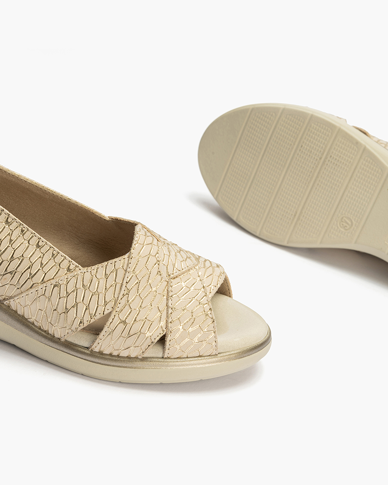 Comprar Sandalia classic Marca Pitillos de mujer con piezas Oro ◄