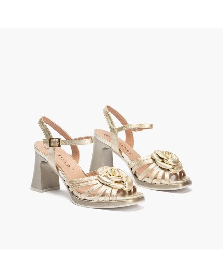 Sandalia Pitillos de mujer con plataforma interior y flor en laminado Oro 2