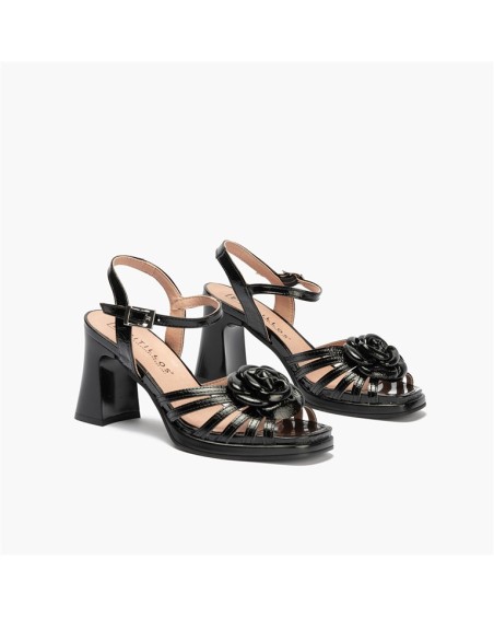 Sandalia Pitillos de mujer con plataforma interior y flor en charol Negro 2