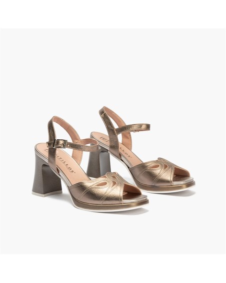 Sandalia Pitillos de mujer con plataforma interna y pala ancha en laminado Bronce 2