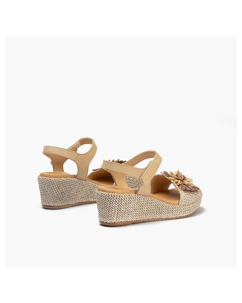 Sandalia Pitillos de mujer con cuña de rafia baja y flor Natural 3