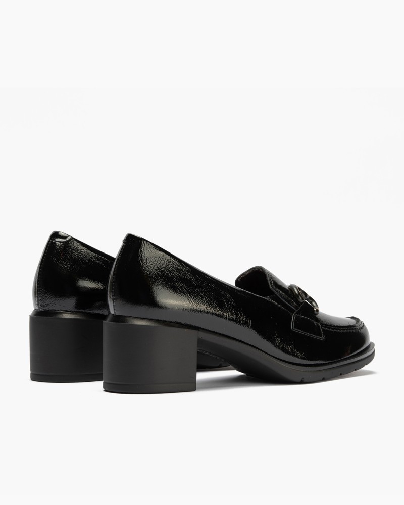 Mocasín Adorno En Charol 3
