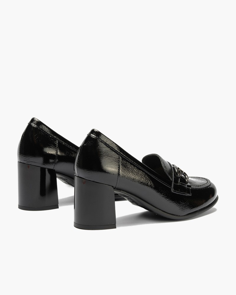 Mocasín Charol Con Adorno 3