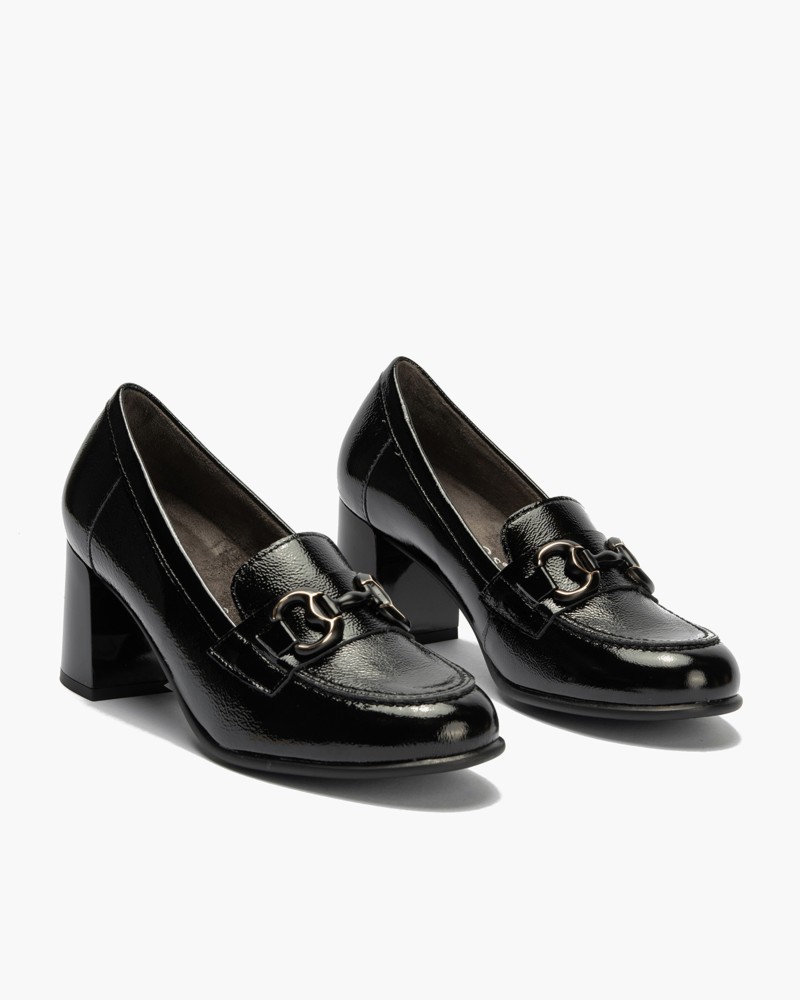 Mocasín Charol Con Adorno 2