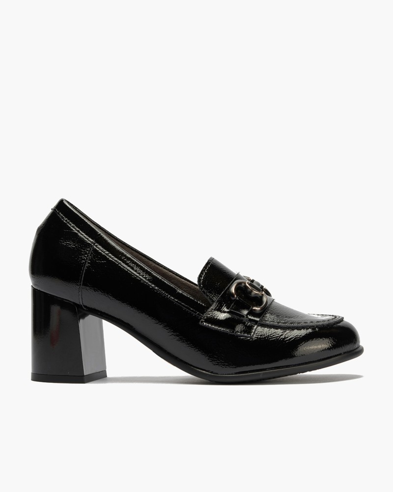 Mocasín Charol Con Adorno 1