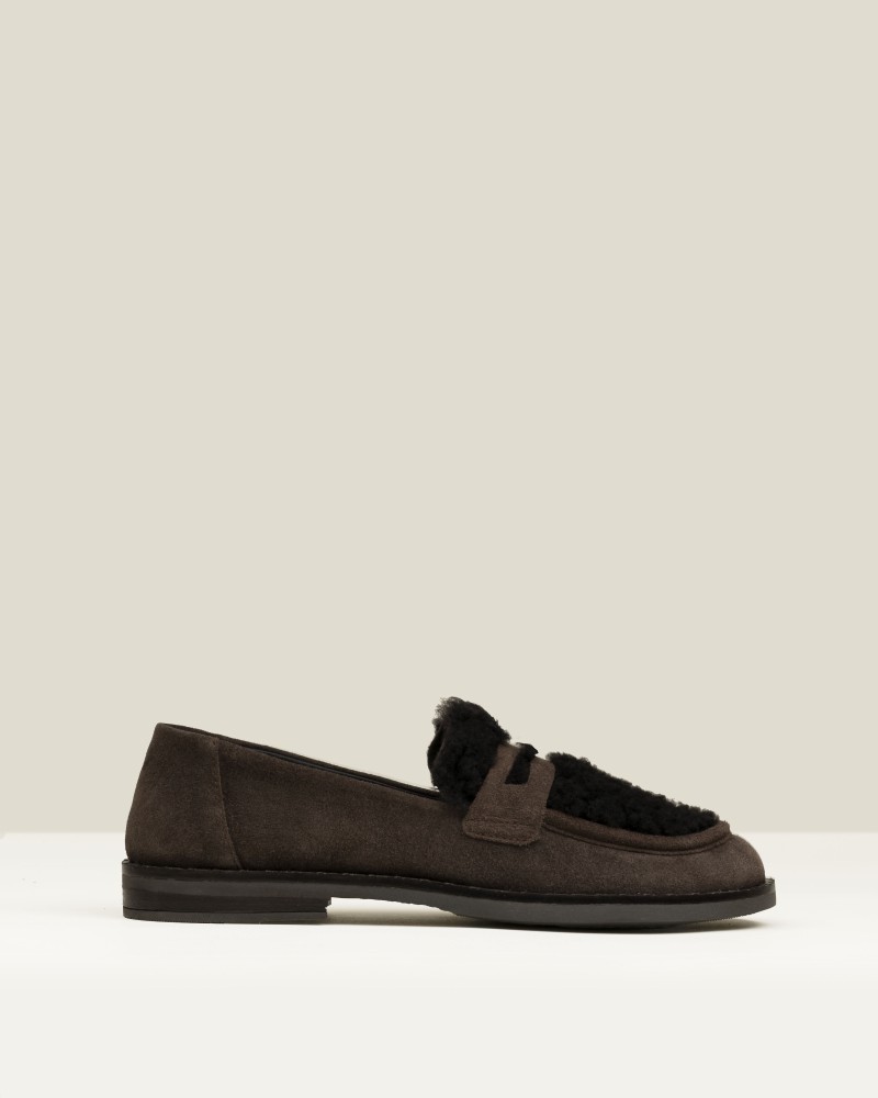 Mocasín de serraje con borreguito moka 1