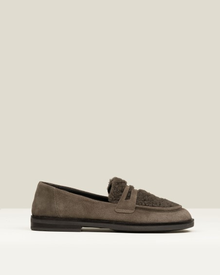 Mocasín de serraje con borreguito gris 1